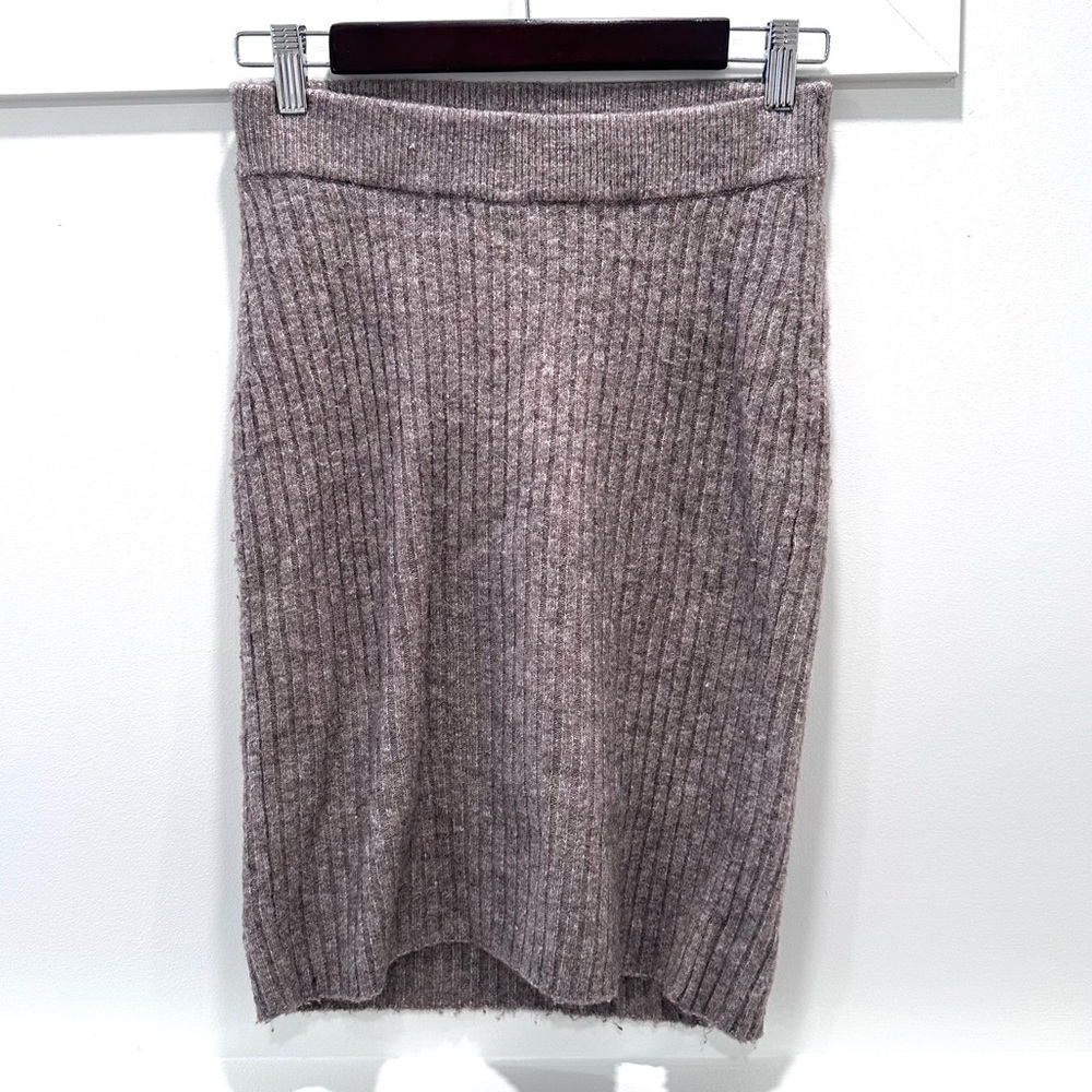 H&M Mama sweater skirt